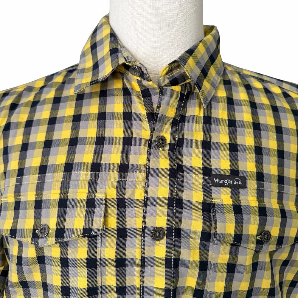Wrangler Men's Yellow Navy Plaid Air Vent Regular Fit Button Down Shirt Sz L